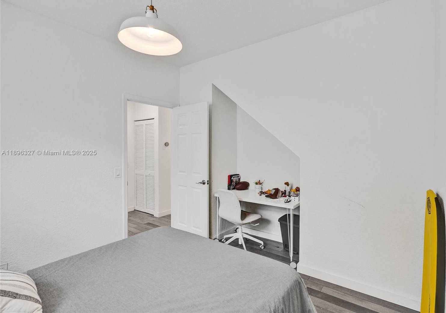 Small Image of 1725 WINTERBERRY LN #1725, Weston Number 34