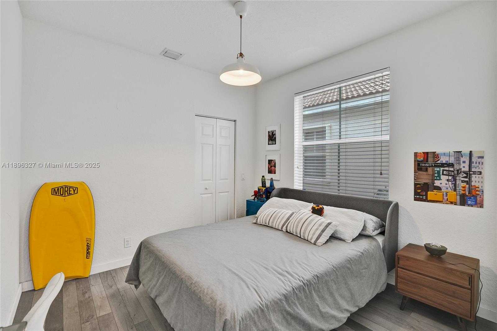 Small Image of 1725 WINTERBERRY LN #1725, Weston Number 37