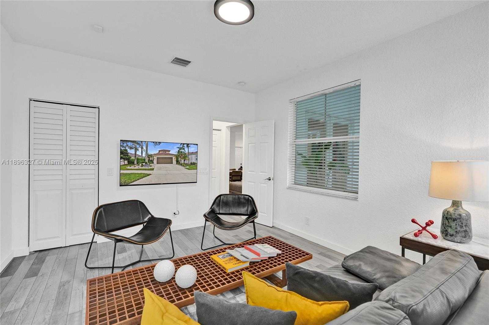 Small Image of 1725 WINTERBERRY LN #1725, Weston Number 42