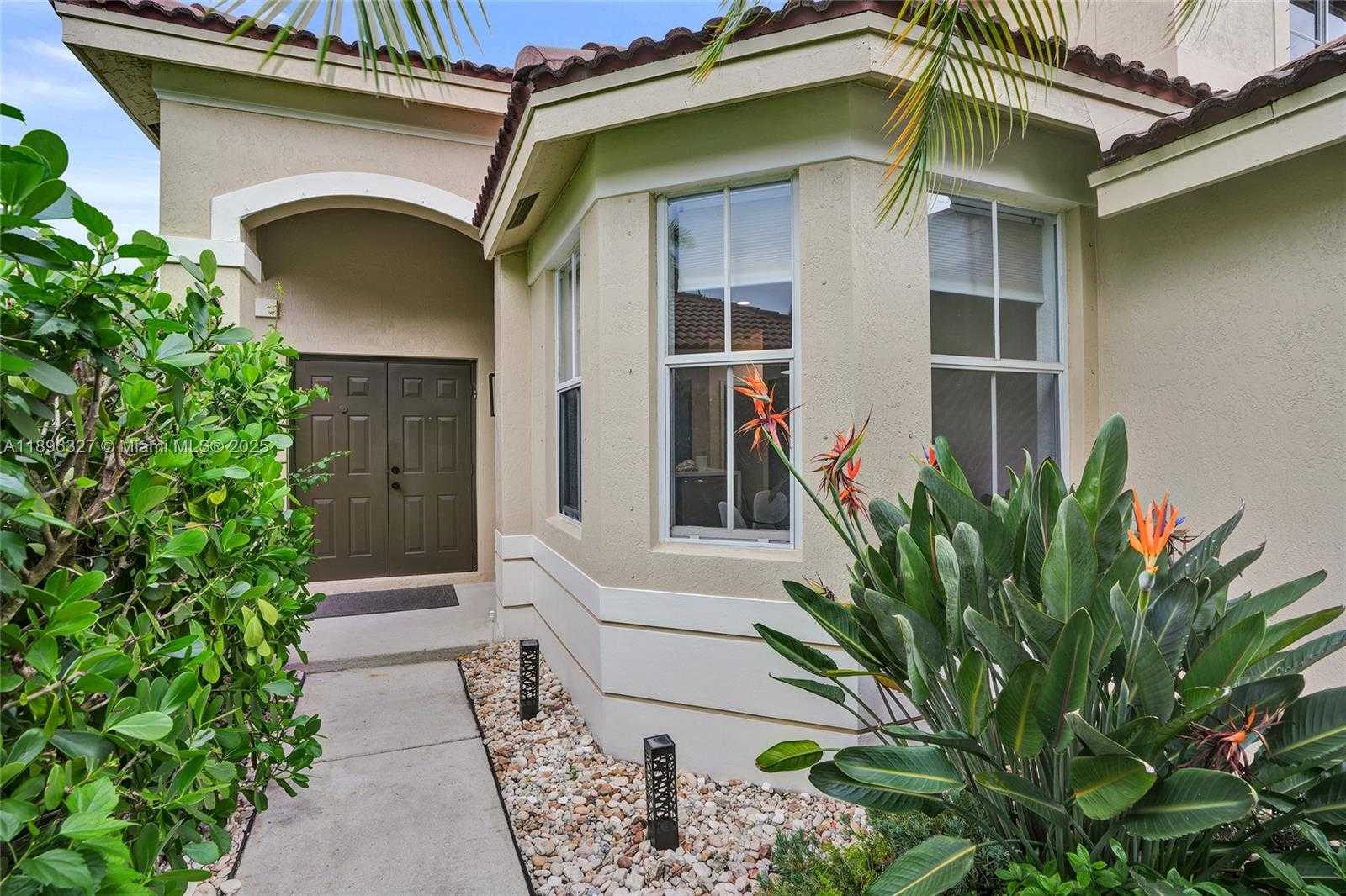 Small Image of 1725 WINTERBERRY LN #1725, Weston Number 5