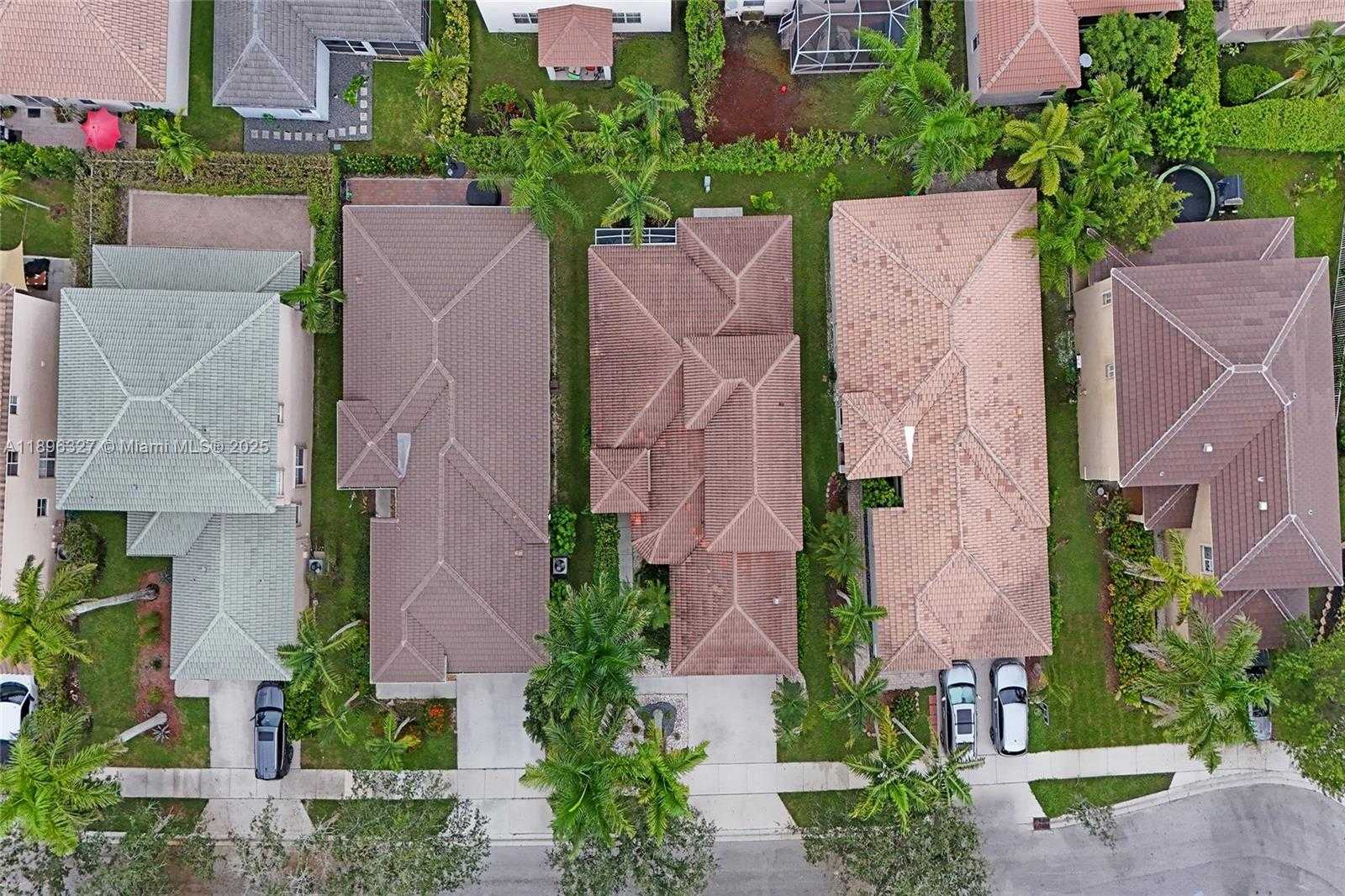 Small Image of 1725 WINTERBERRY LN #1725, Weston Number 53