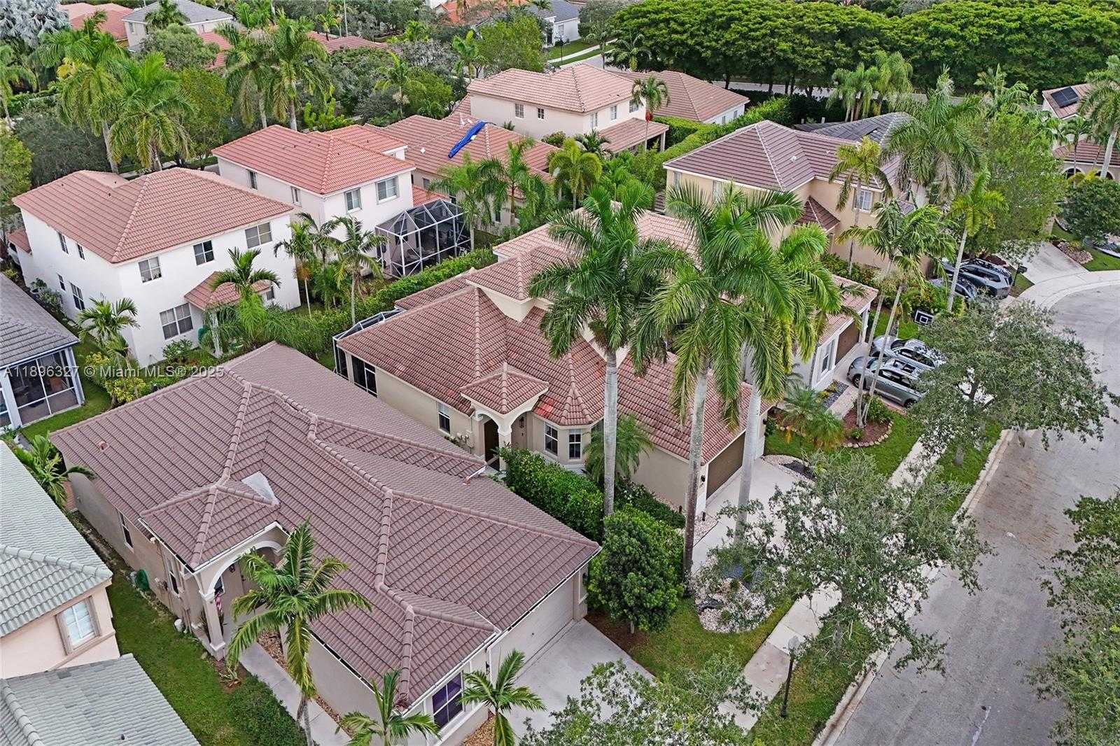 Small Image of 1725 WINTERBERRY LN #1725, Weston Number 63