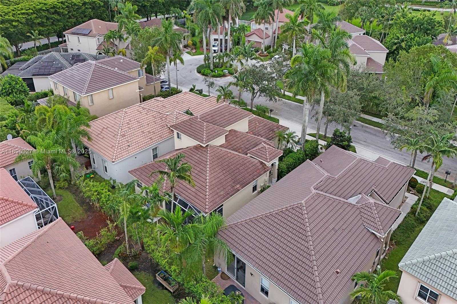 Small Image of 1725 WINTERBERRY LN #1725, Weston Number 65