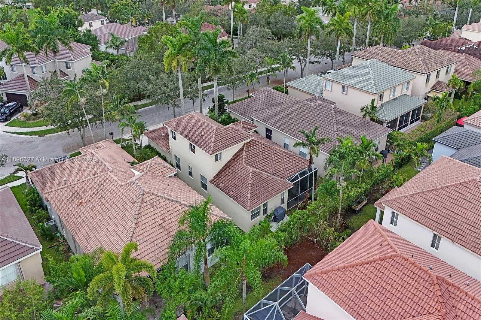 Small Image of 1725 WINTERBERRY LN #1725, Weston Number 67