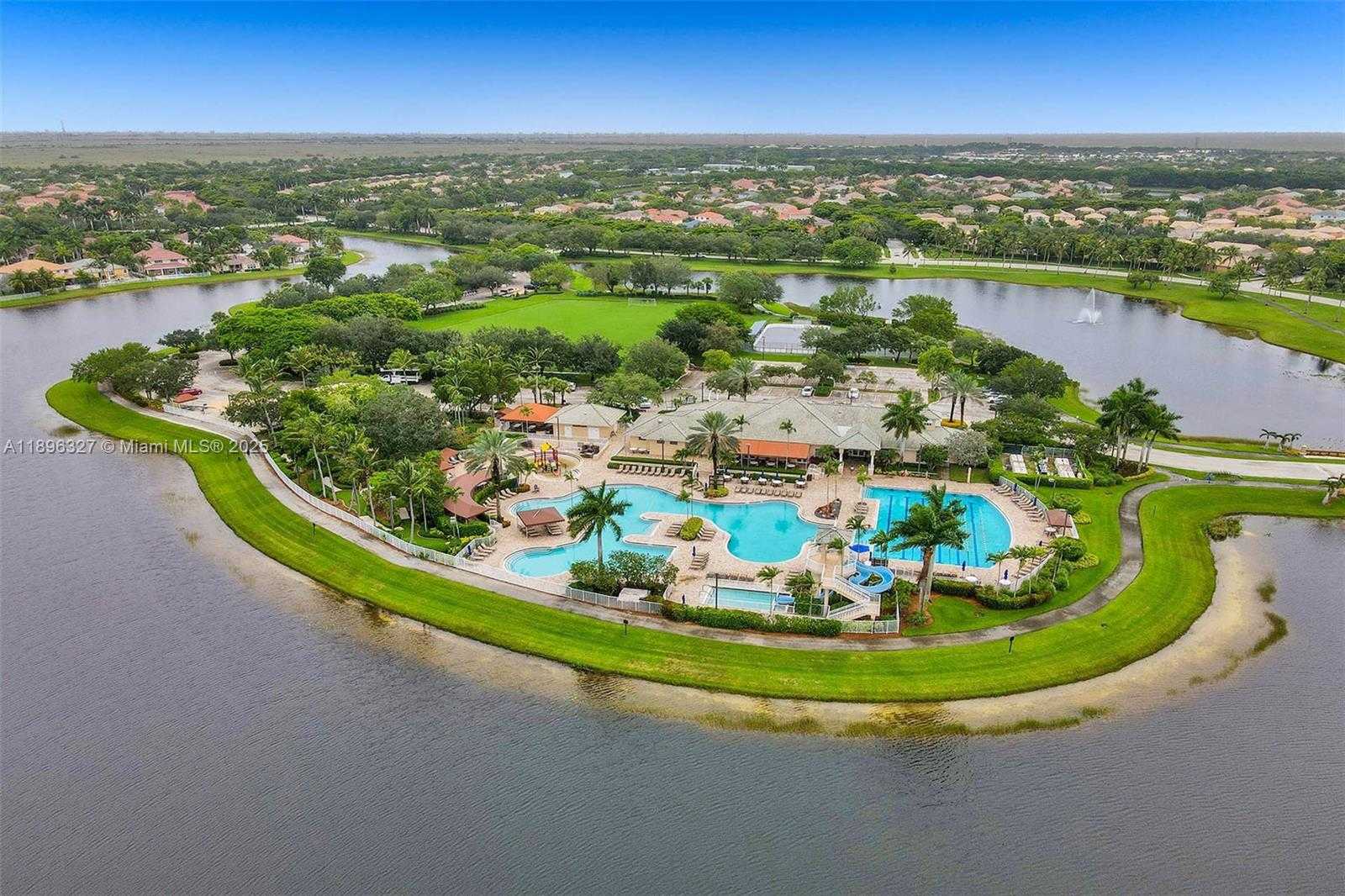 Small Image of 1725 WINTERBERRY LN #1725, Weston Number 75