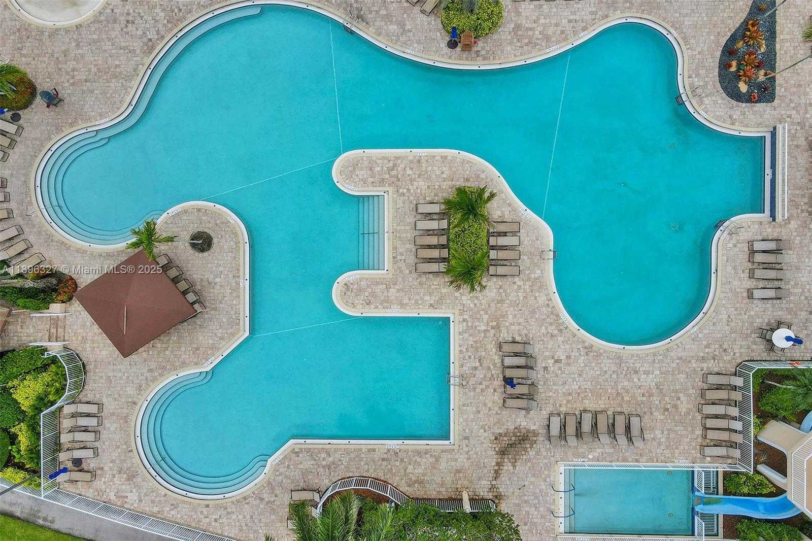 Small Image of 1725 WINTERBERRY LN #1725, Weston Number 77