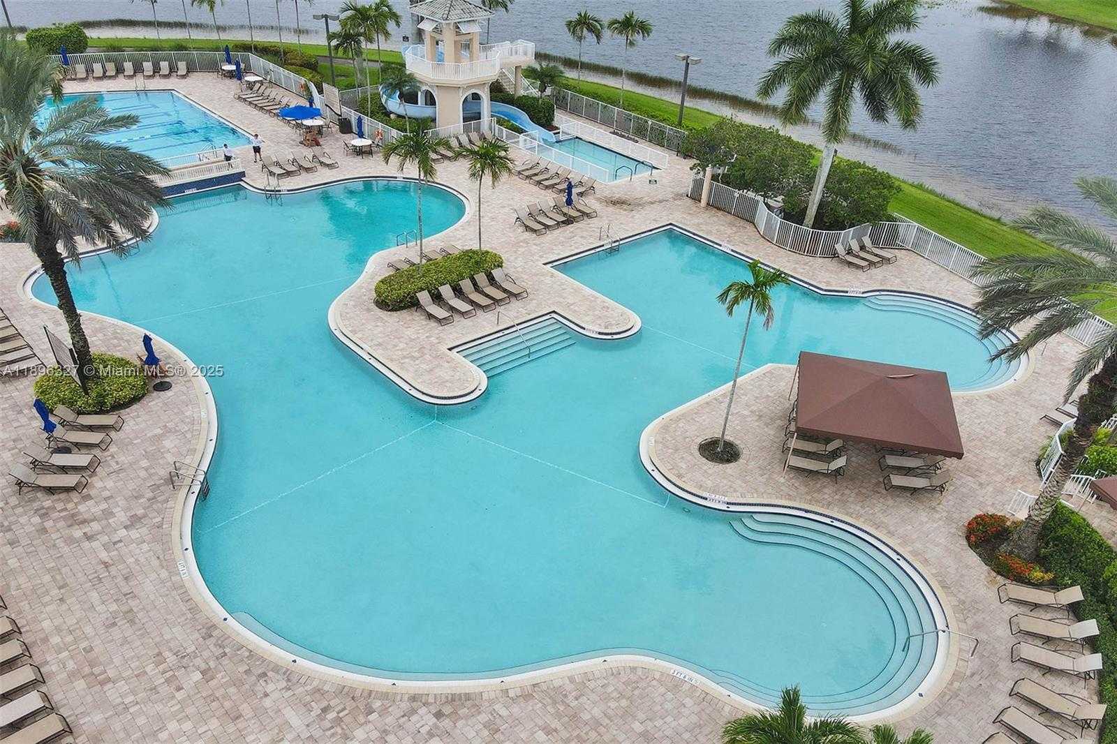Small Image of 1725 WINTERBERRY LN #1725, Weston Number 79