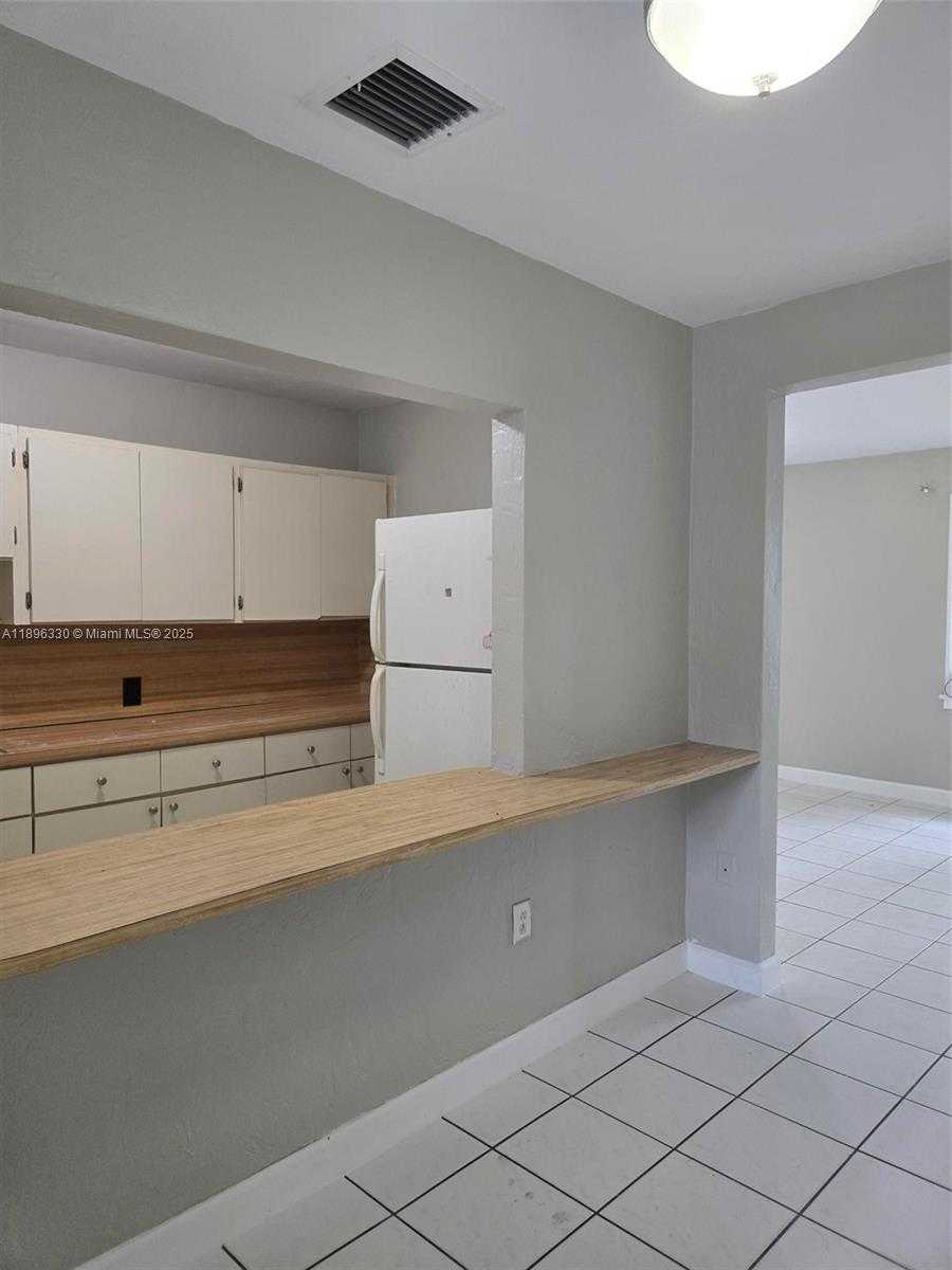 Small Image of 741 EAST 8TH ST, Hialeah Number 7