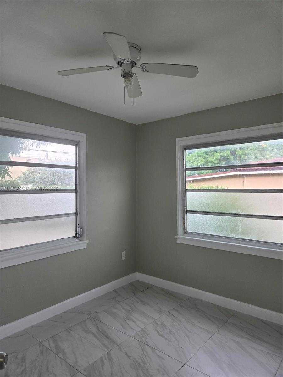 Small Image of 741 EAST 8TH ST, Hialeah Number 9