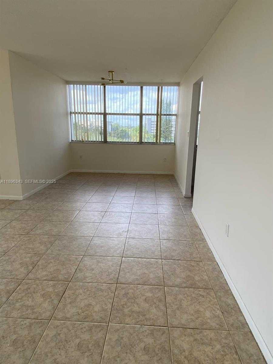 Small Image of 1200 Miami Gardens Dr, Miami, FL 33179, USA Number 12