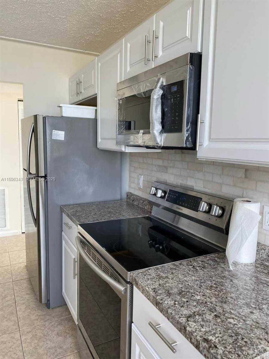 Small Image of 1200 Miami Gardens Dr, Miami, FL 33179, USA Number 15