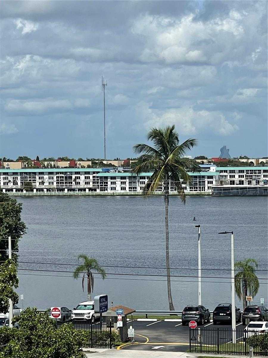 Small Image of 1200 Miami Gardens Dr, Miami, FL 33179, USA Number 3