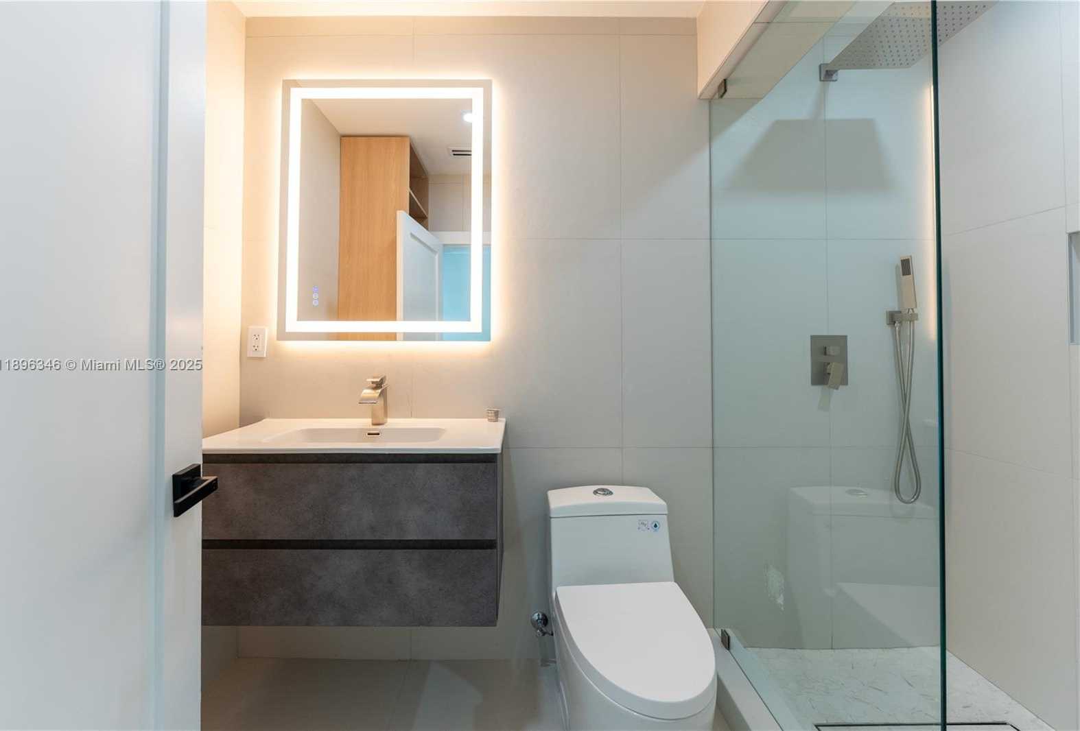 Small Image of 4144 ALTON RD #4144, Miami Beach Number 15