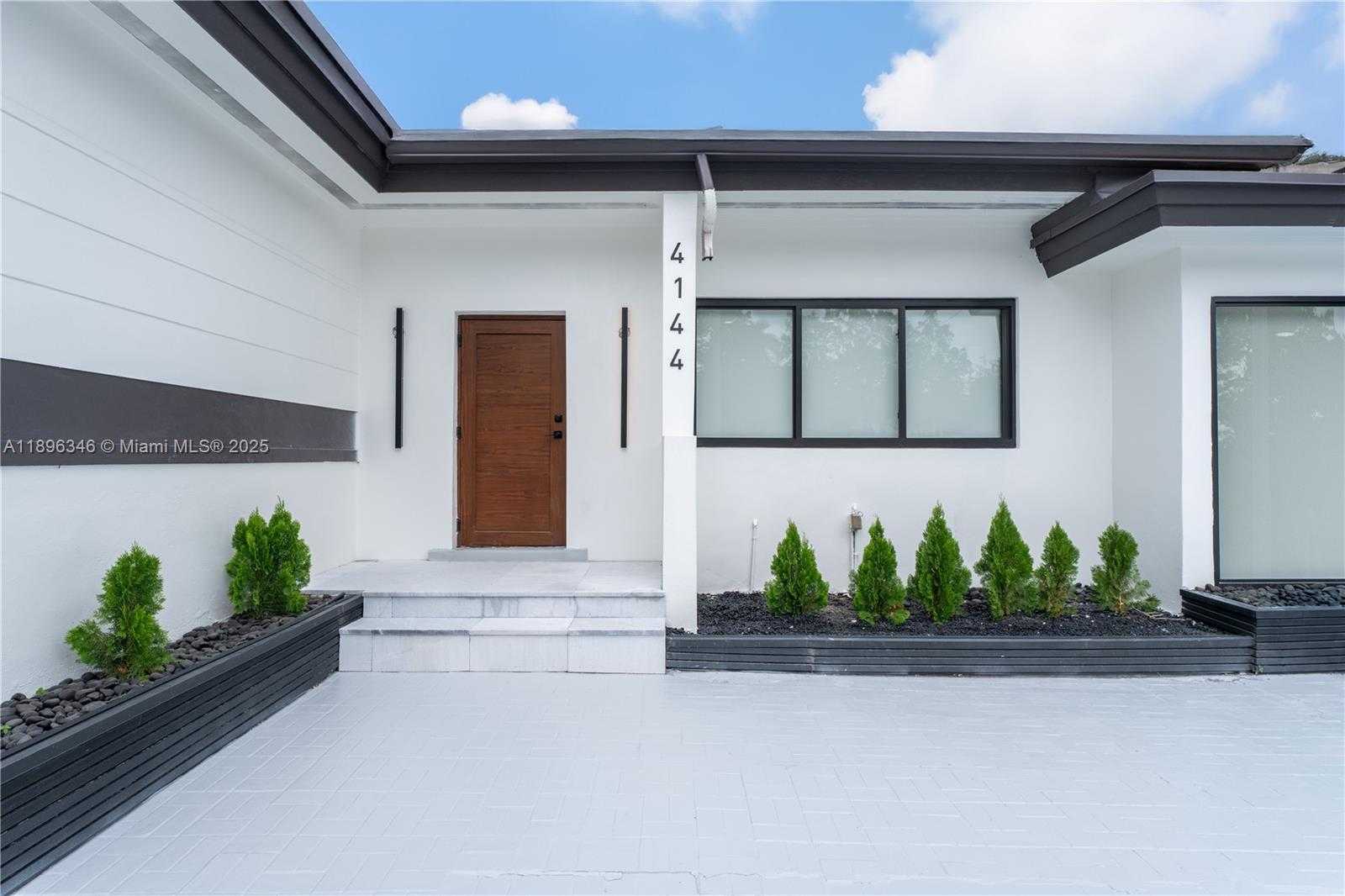 Small Image of 4144 ALTON RD #4144, Miami Beach Number 3
