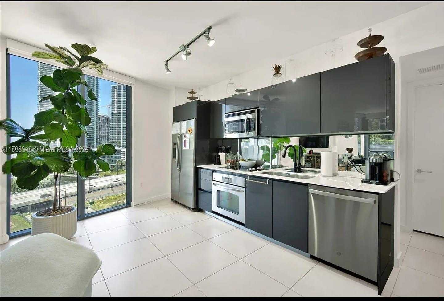 Small Image of 31 SOUTH EAST 6TH ST #1201, Miami Number 3