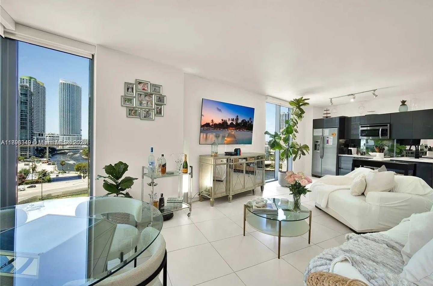 Small Image of 31 SOUTH EAST 6TH ST #1201, Miami Number 5