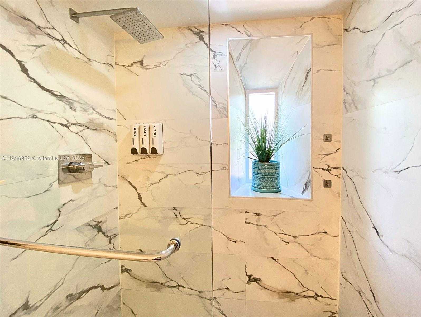 Small Image of 753 MICHIGAN AVE #2A, Miami Beach Number 3