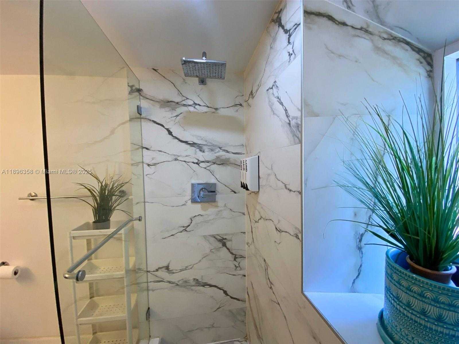 Small Image of 753 MICHIGAN AVE #2A, Miami Beach Number 4
