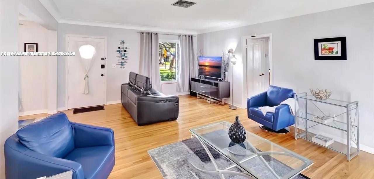 Small Image of 258 NORTH EAST 92ND ST, Miami Shores Number 3