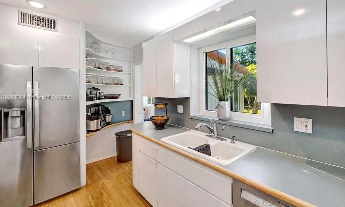 Small Image of 258 NORTH EAST 92ND ST, Miami Shores Number 4