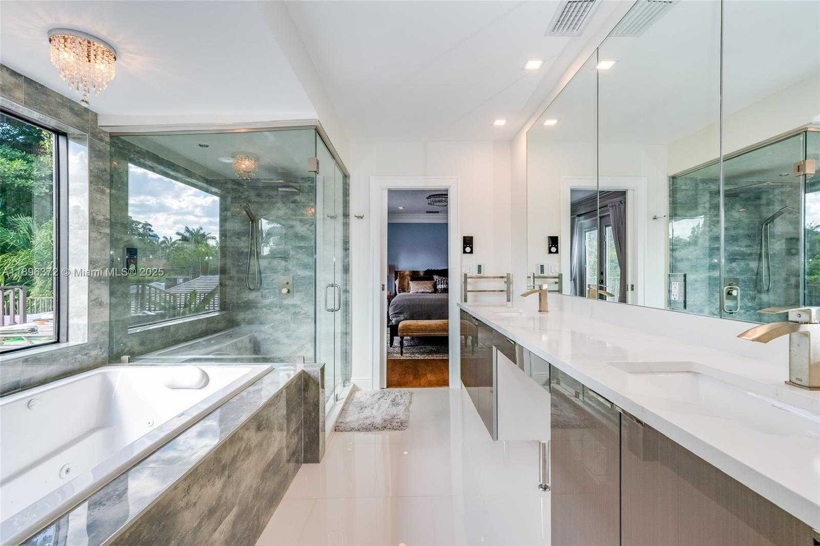 Small Image of 5808 ALTON RD, Miami Beach Number 17