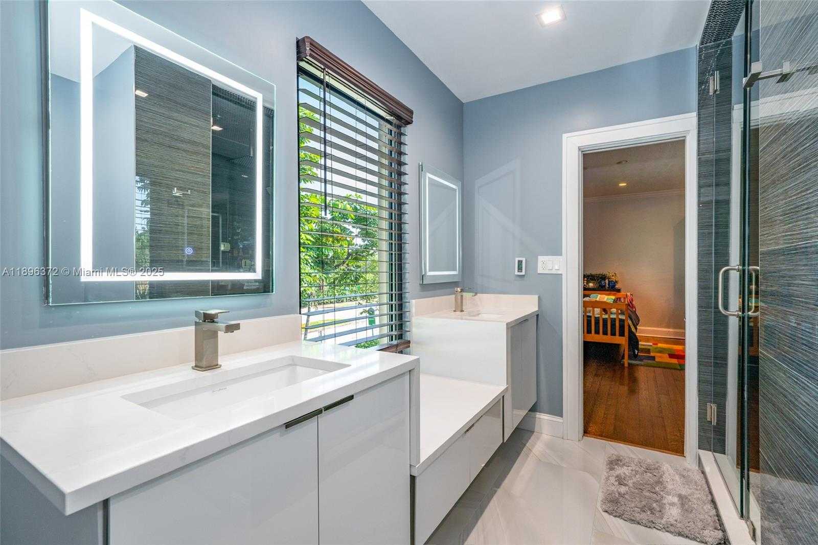 Small Image of 5808 ALTON RD, Miami Beach Number 18
