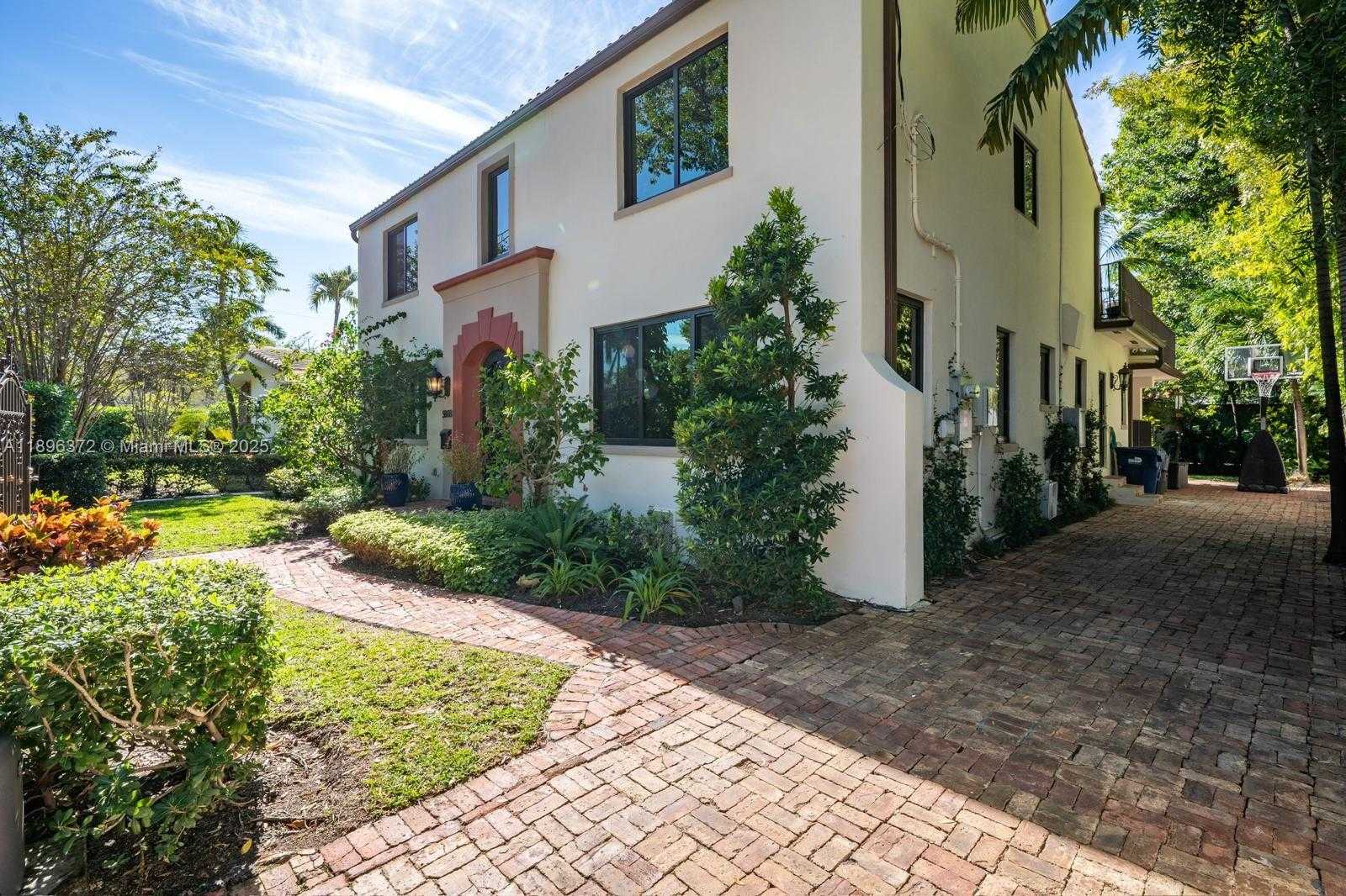 Small Image of 5808 ALTON RD, Miami Beach Number 22