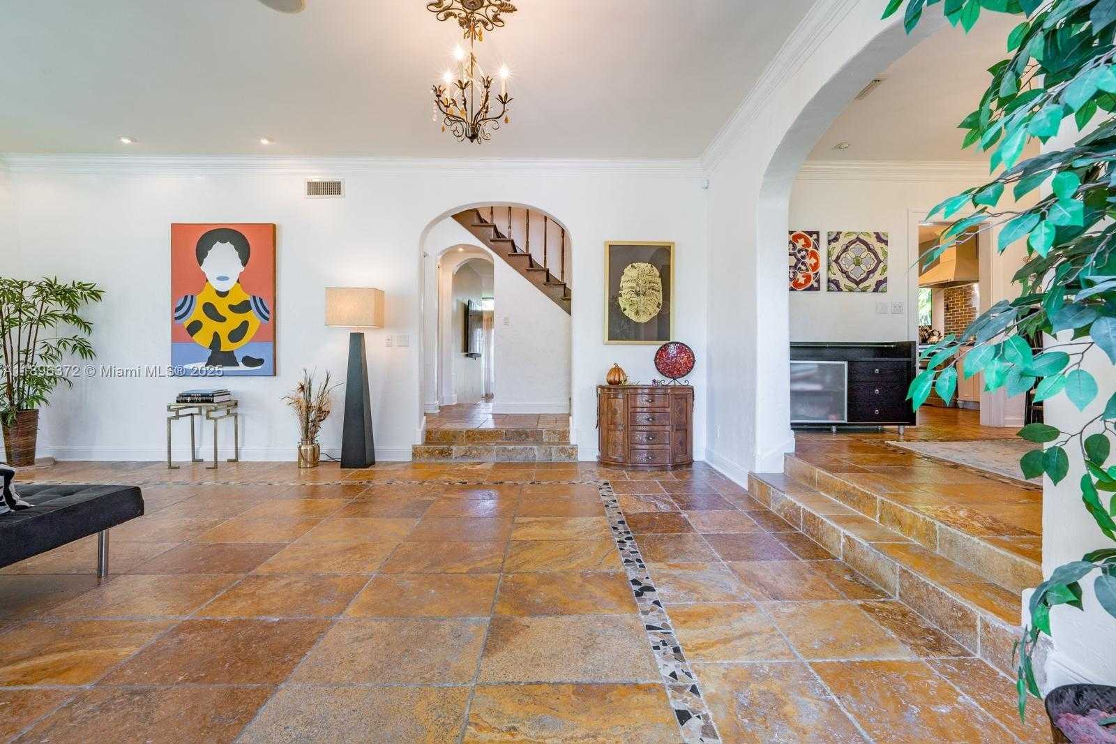 Small Image of 5808 ALTON RD, Miami Beach Number 8