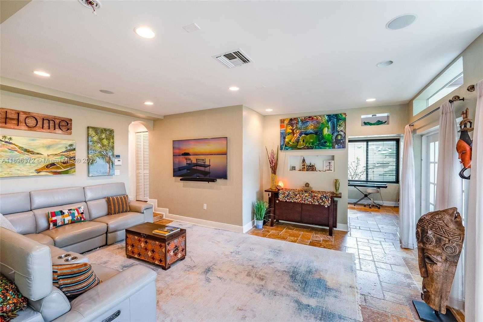 Small Image of 5808 ALTON RD, Miami Beach Number 9