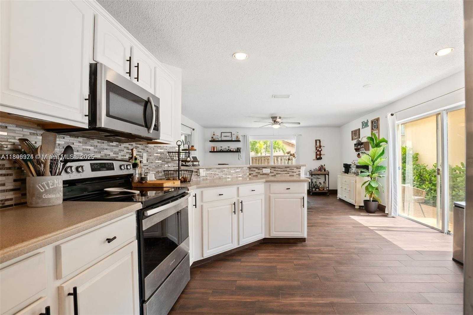 Small Image of 11341 NORTH WEST 52ND LN, Doral Number 11