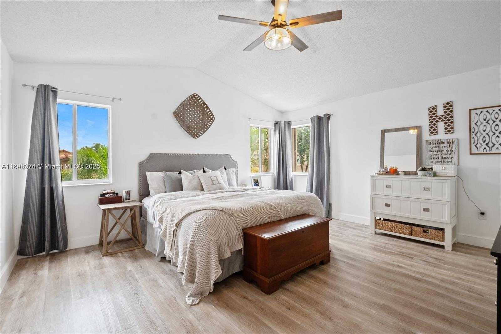 Small Image of 11341 NORTH WEST 52ND LN, Doral Number 15