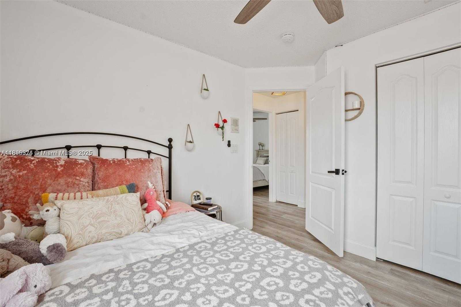 Small Image of 11341 NORTH WEST 52ND LN, Doral Number 21