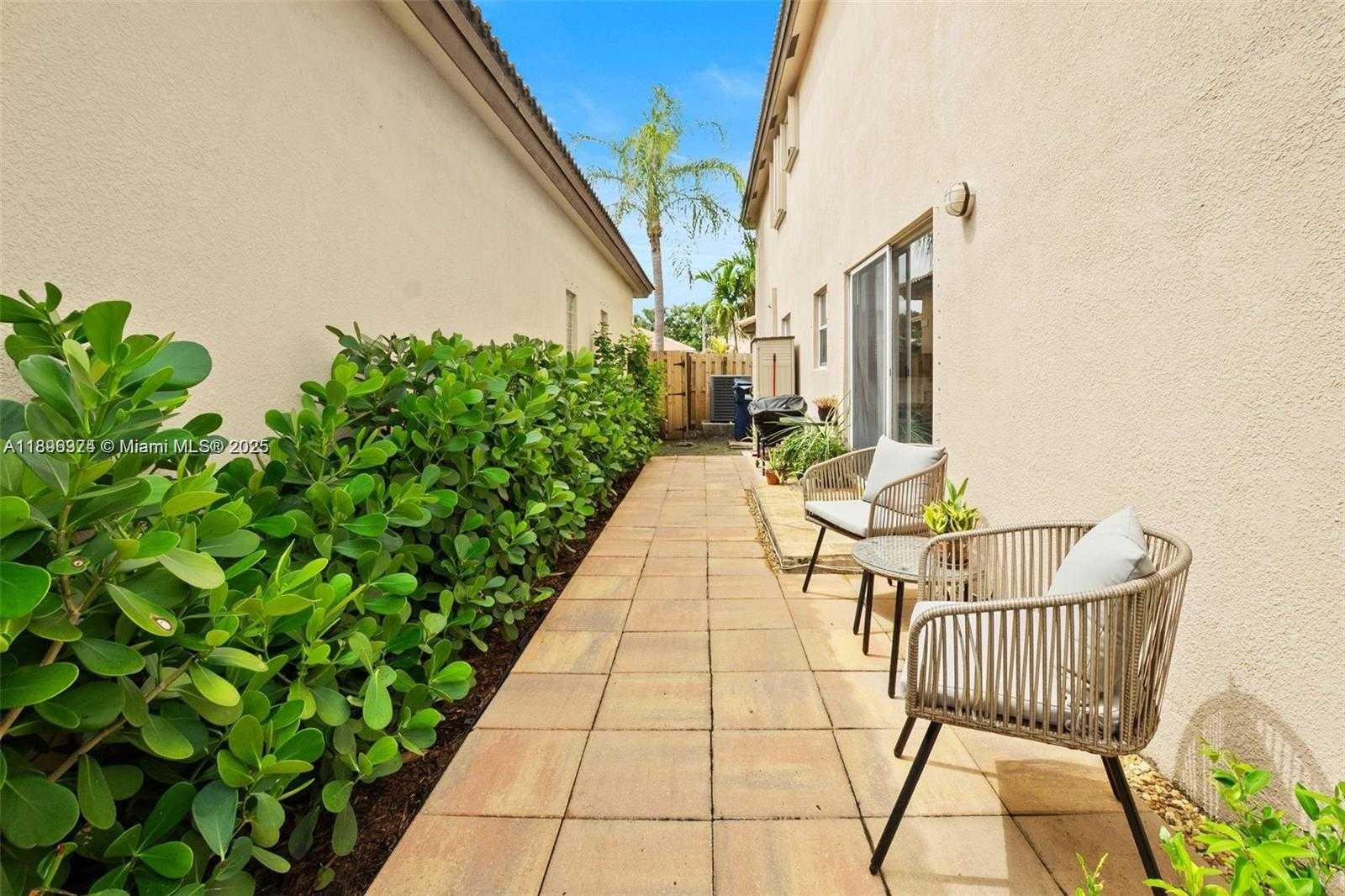 Small Image of 11341 NORTH WEST 52ND LN, Doral Number 30