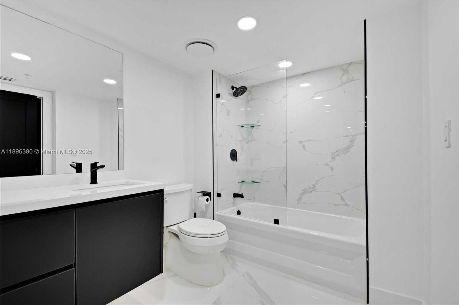 Small Image of 1800 NORTH BAYSHORE DR #512, Miami Number 13