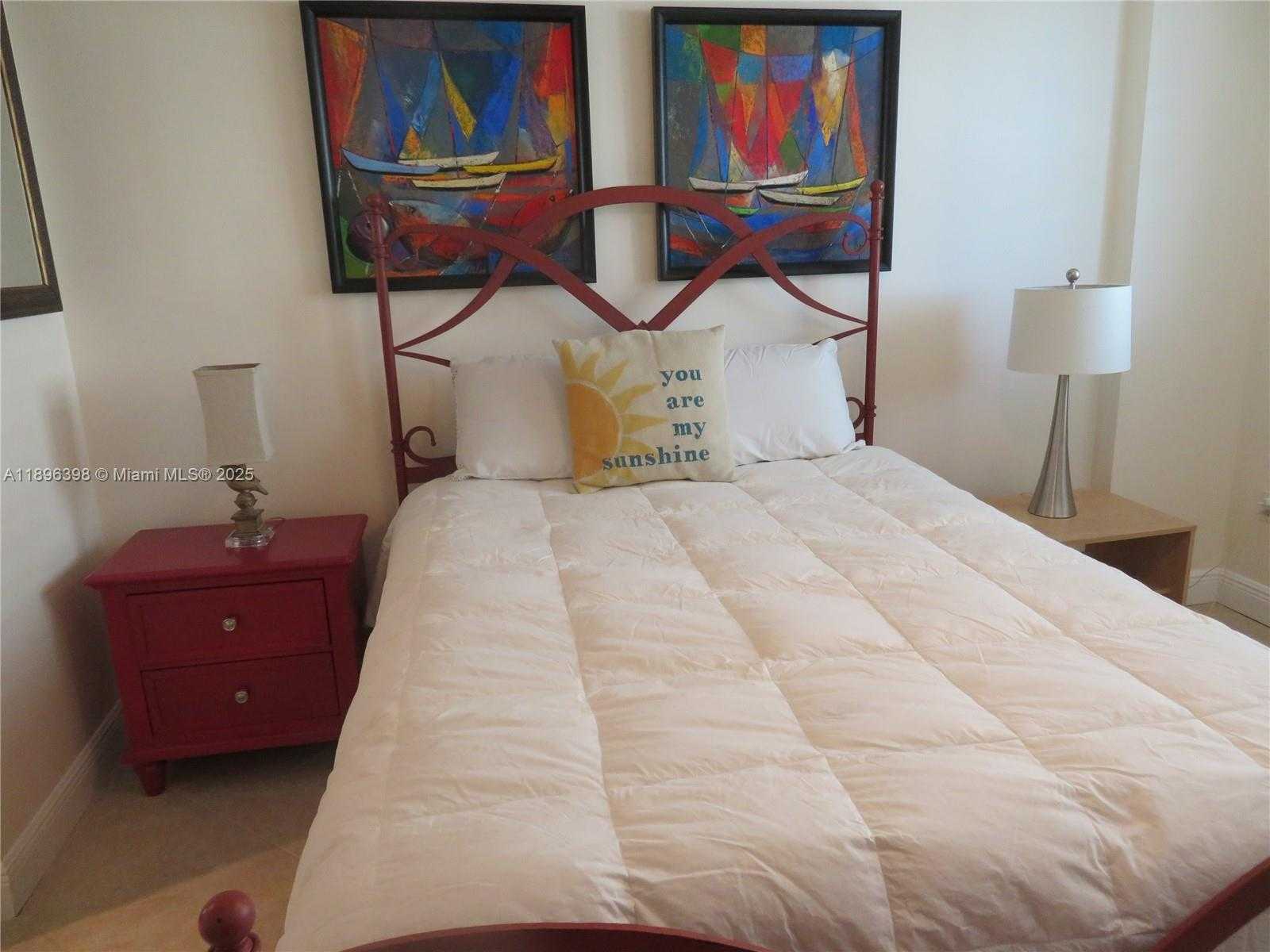 Small Image of 345 OCEAN DR #320, Miami Beach Number 12