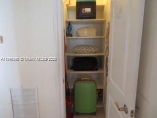 Small Image of 345 OCEAN DR #320, Miami Beach Number 15