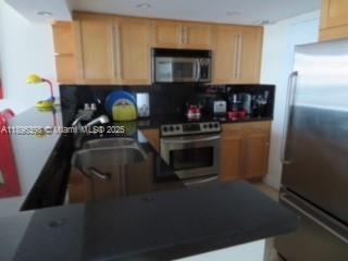 Small Image of 345 OCEAN DR #320, Miami Beach Number 3