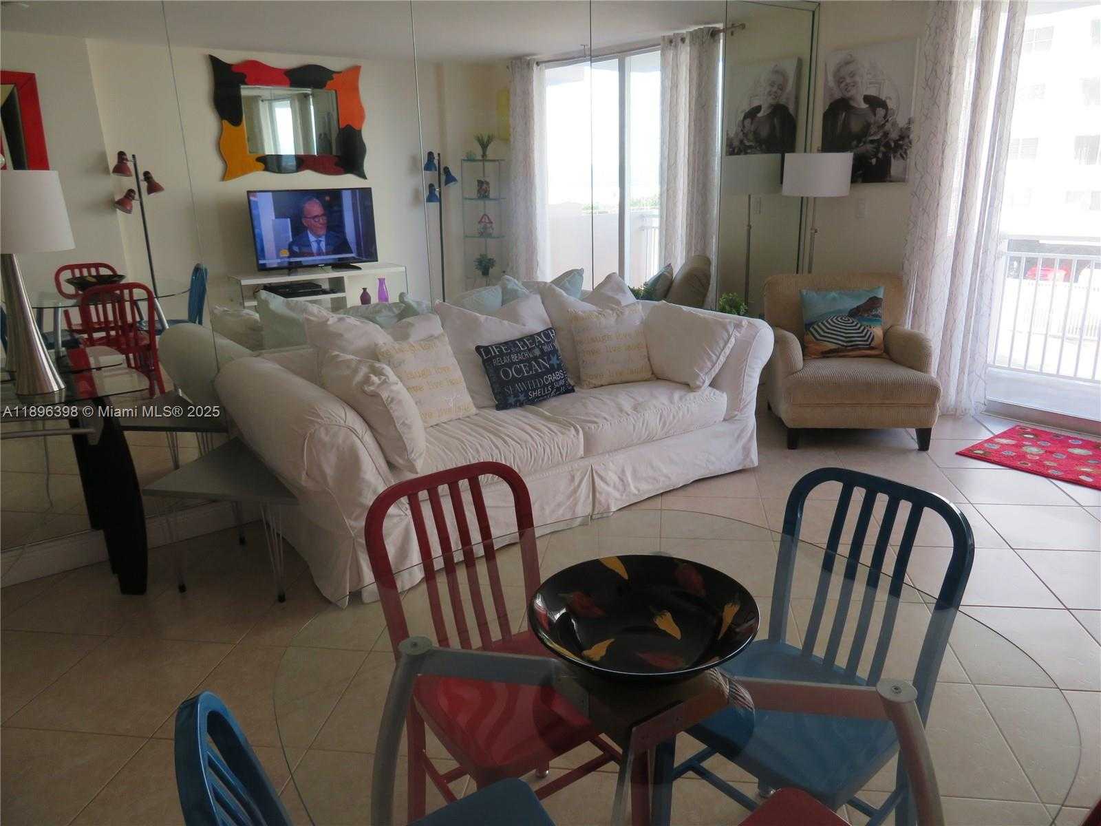 Small Image of 345 OCEAN DR #320, Miami Beach Number 4
