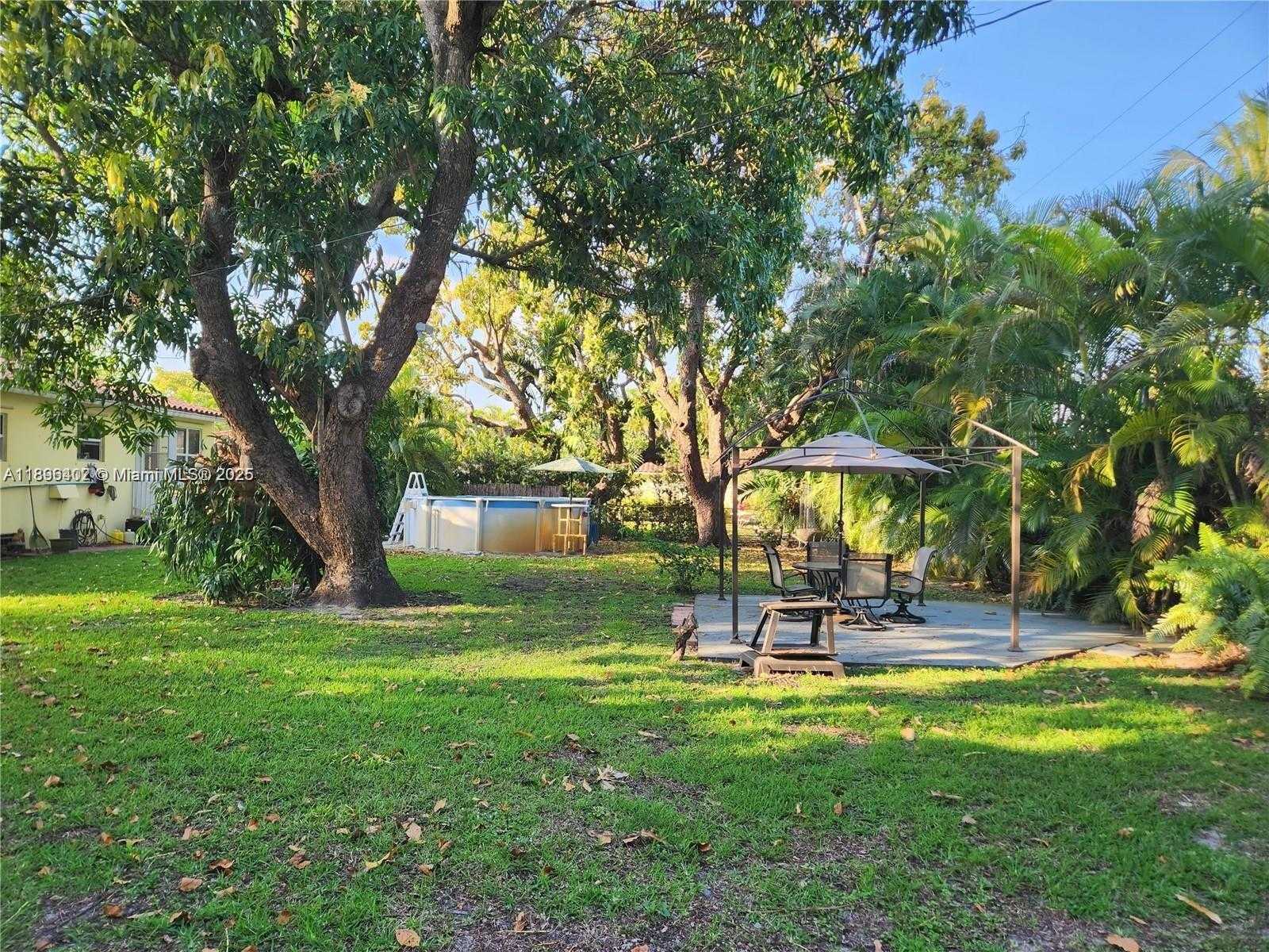 Small Image of 217 IROQUOIS ST, Miami Springs Number 10
