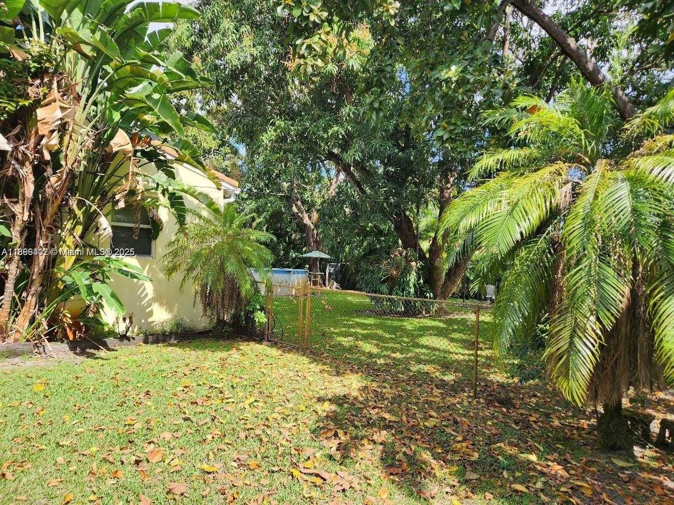 Small Image of 217 IROQUOIS ST, Miami Springs Number 11
