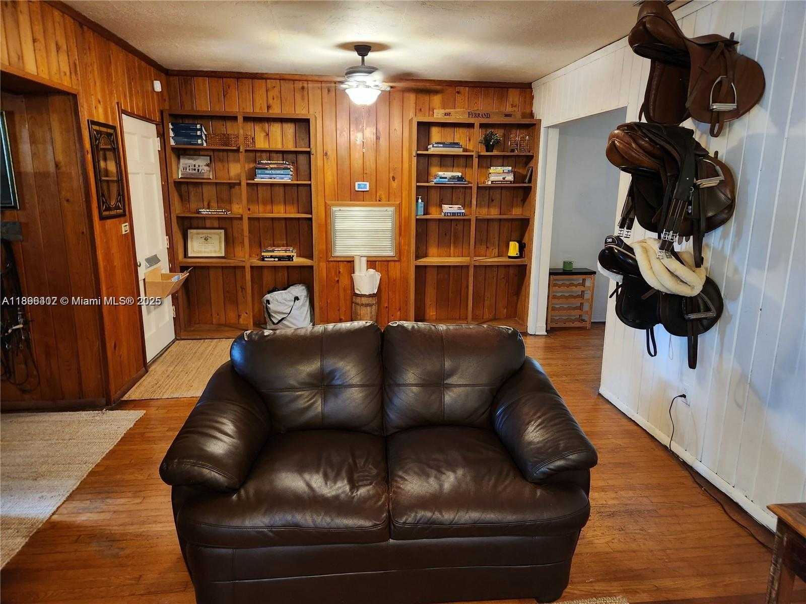 Small Image of 217 IROQUOIS ST, Miami Springs Number 5