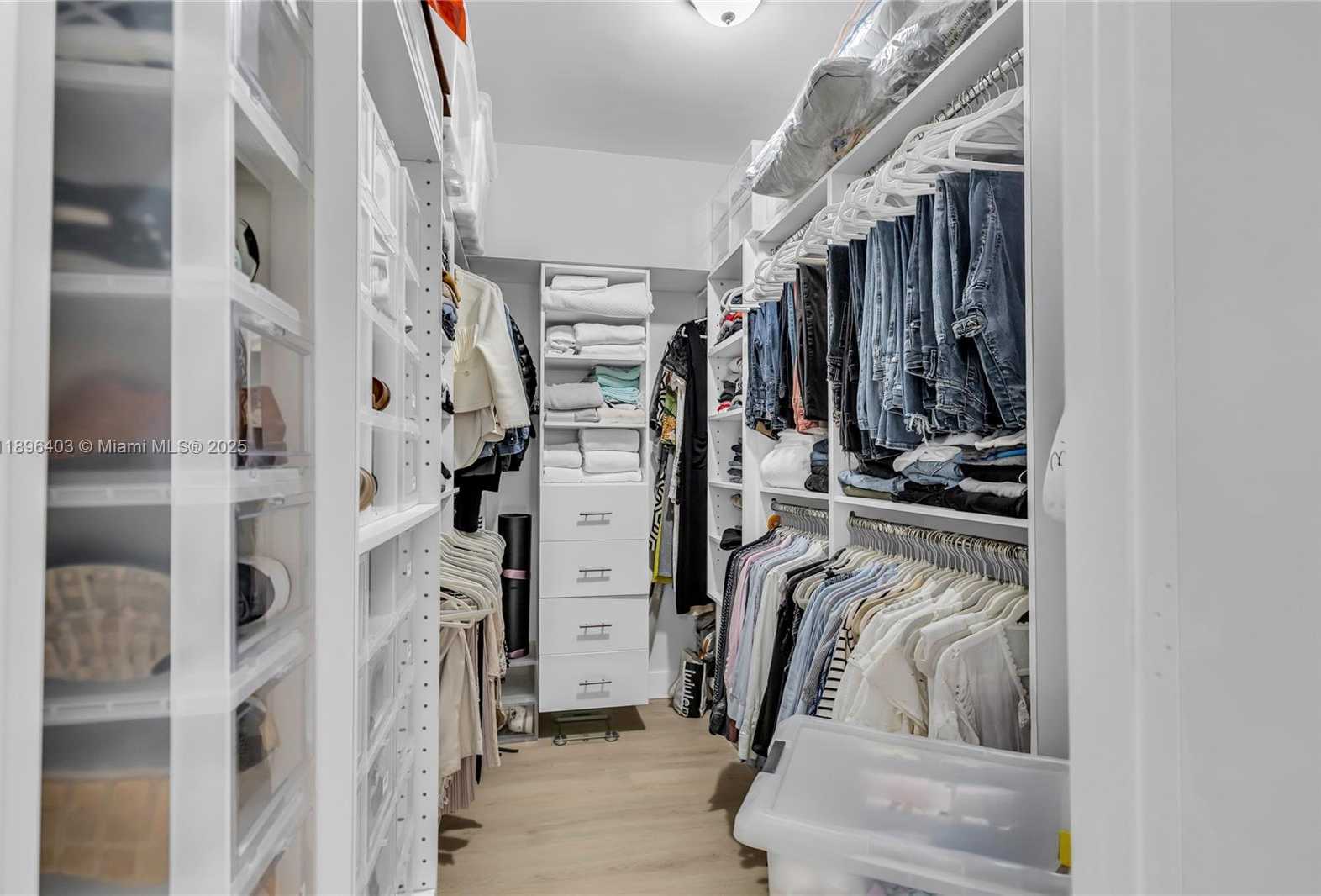 Small Image of 20000 EAST COUNTRY CLUB DR #501, Aventura Number 19
