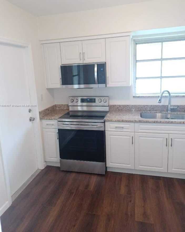 Small Image of 3670 SOUTH WEST 20TH ST #3670, Miami Number 10