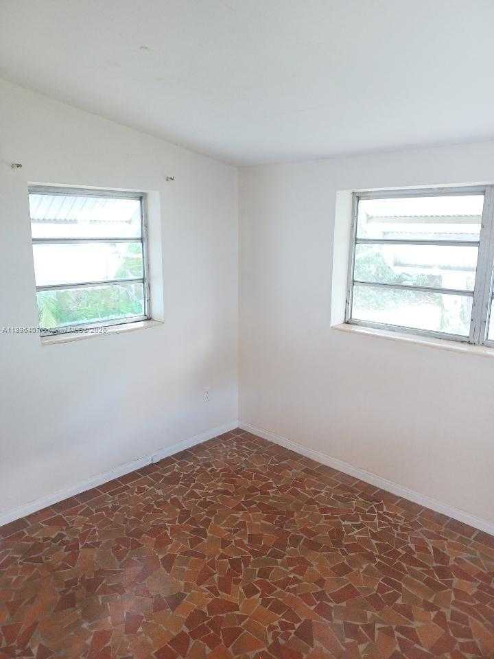 Small Image of 3670 SOUTH WEST 20TH ST #3670, Miami Number 17