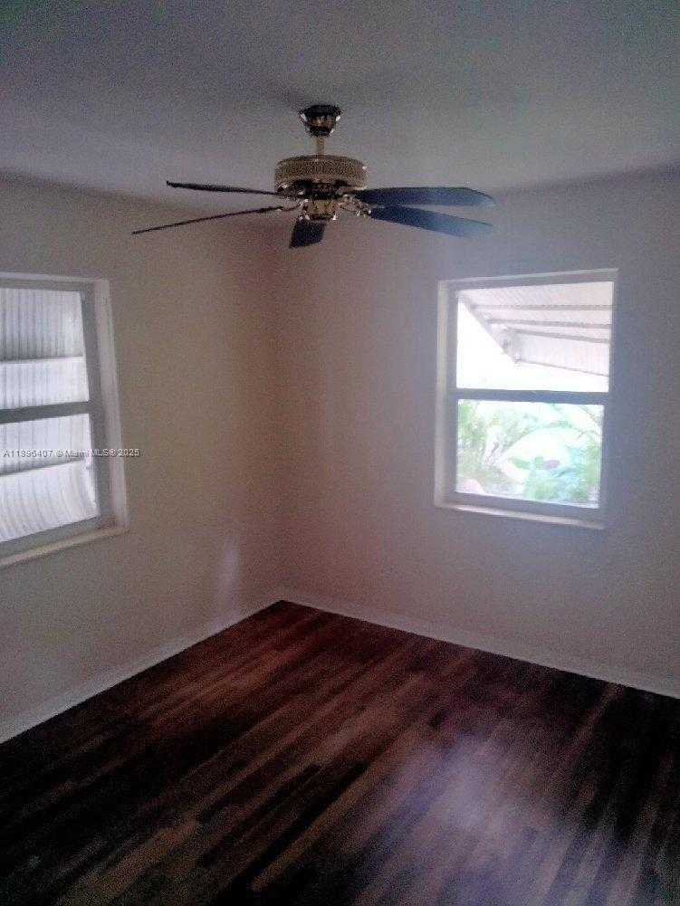 Small Image of 3670 SOUTH WEST 20TH ST #3670, Miami Number 18