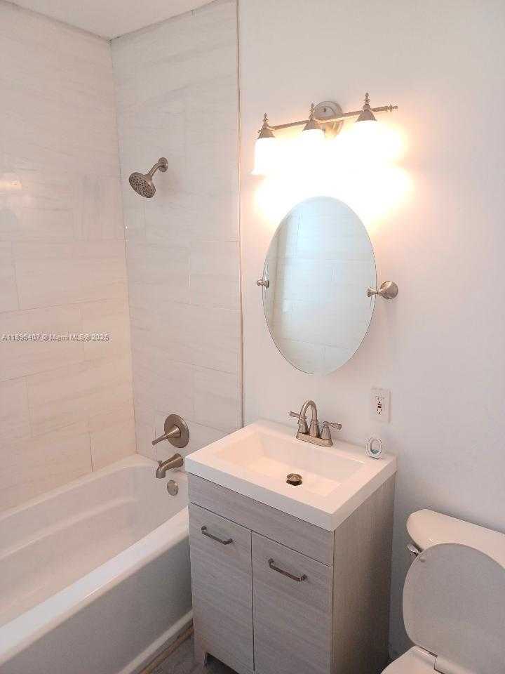 Small Image of 3670 SOUTH WEST 20TH ST #3670, Miami Number 4
