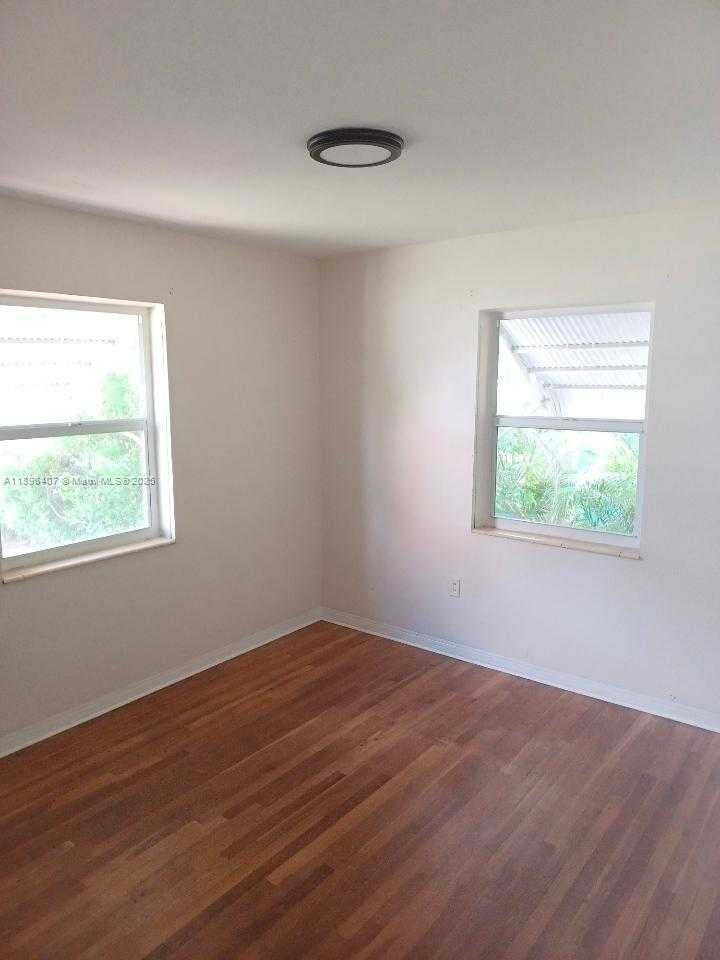 Small Image of 3670 SOUTH WEST 20TH ST #3670, Miami Number 7