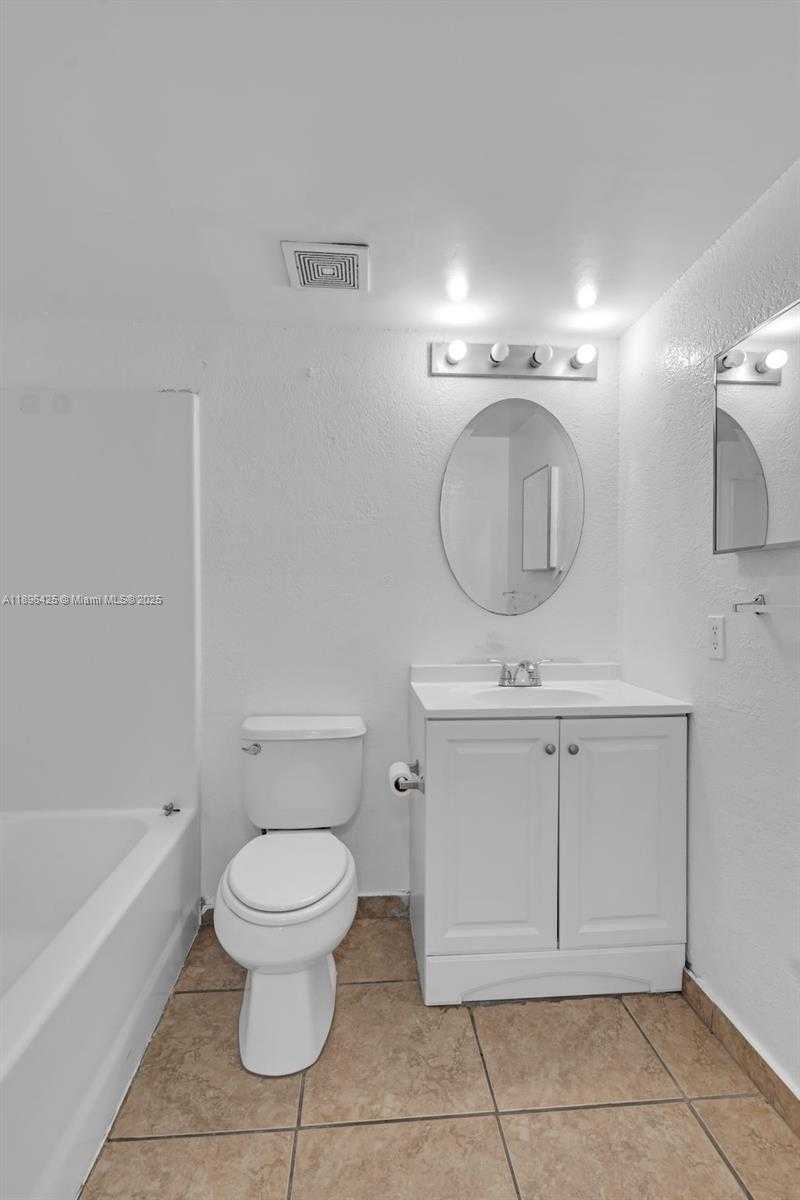 Small Image of 3680 NORTH 56TH AVE #809, Hollywood Number 7