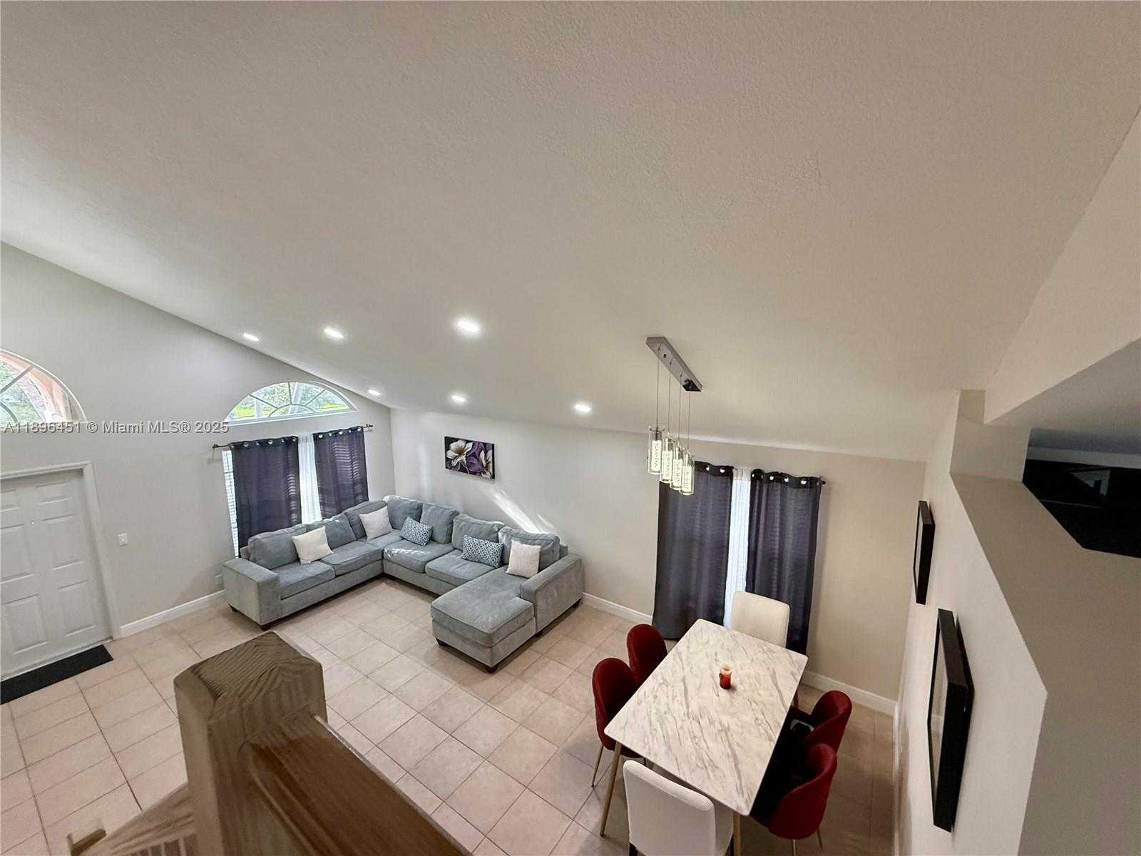 Small Image of 1115 NORTH WEST 132ND AVE, Pembroke Pines Number 4