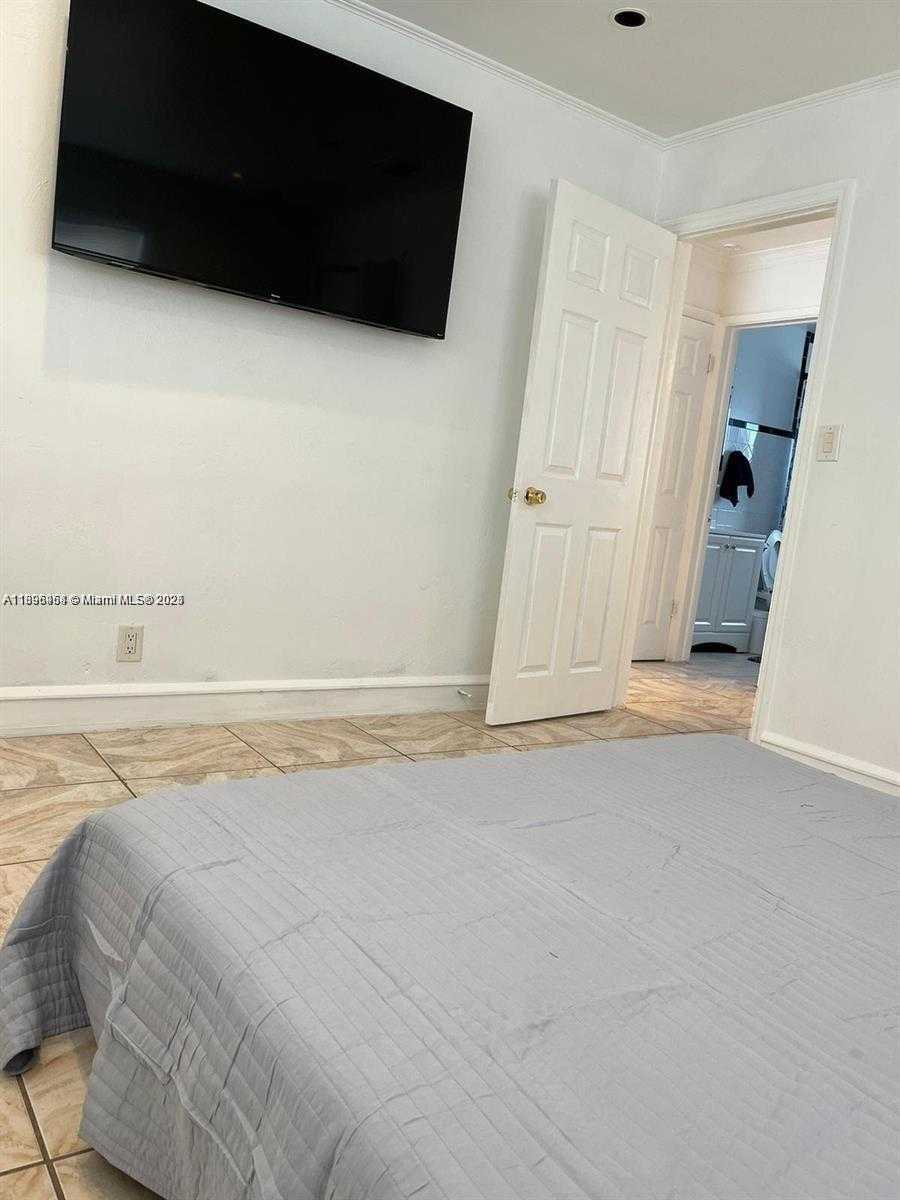 Small Image of 6431 HAYES ST #2, Hollywood Number 9